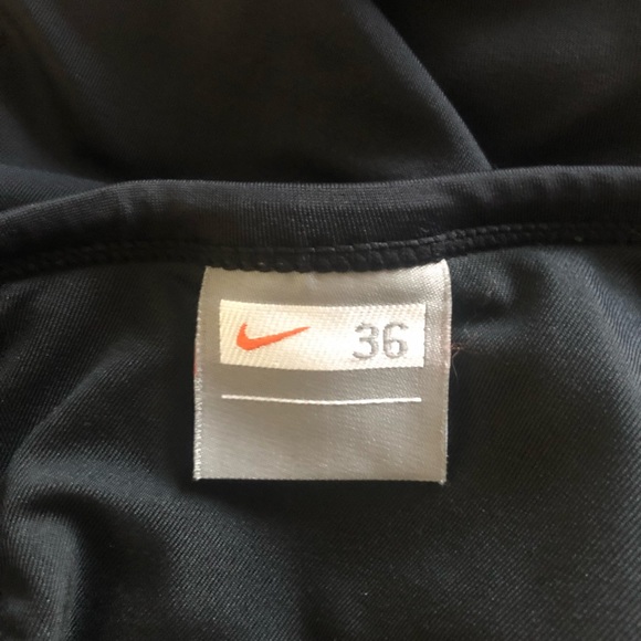 Women’s Nike One Piece Swimsuit EUC - Picture 3 of 3